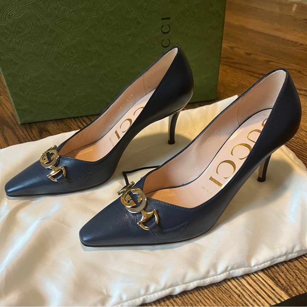Gucci Navy Zumi Logo Mid-Heel Leather Pumps, Like New, Size 36.5 - Picture 4 of 8